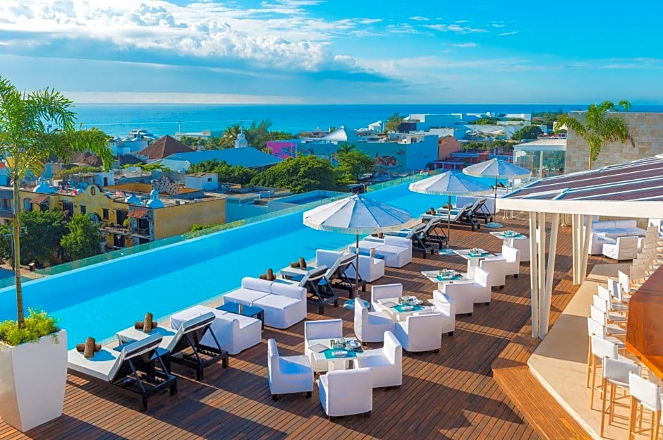 The Fives Downtown Hotel & Residences, Curio Collection by Hilton