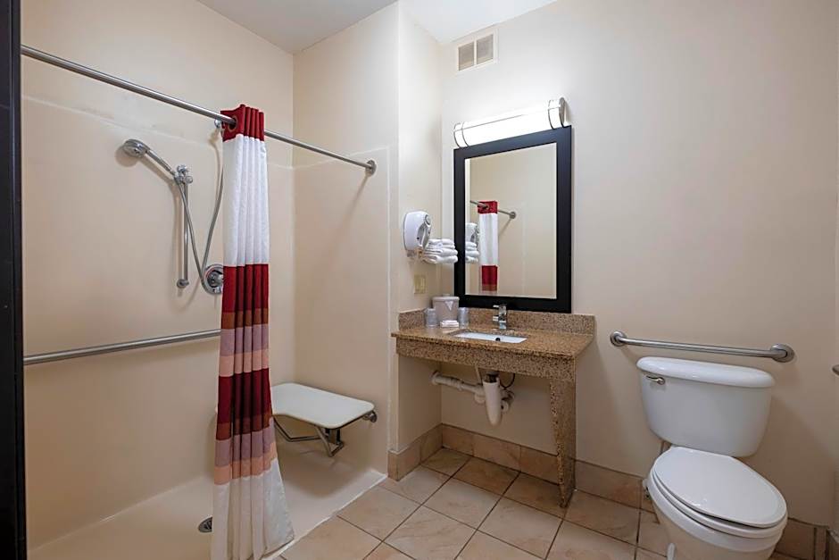 Red Roof Inn & Suites Dover Downtown