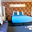 Aquarius Motel