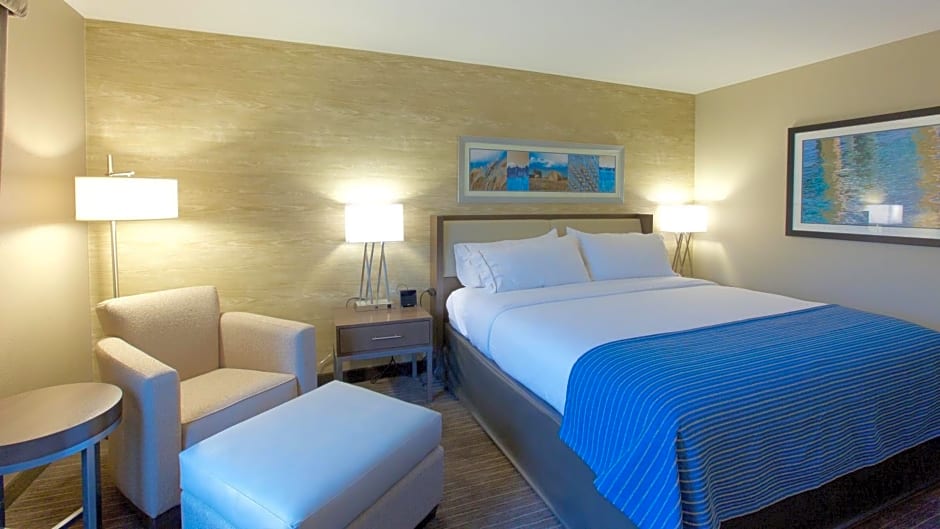 Holiday Inn Express Fargo SW I94 Medical Center, an IHG Hotel