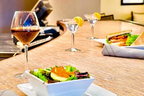 DoubleTree by Hilton Hotel Raleigh - Brownstone - University – Raleigh, NC