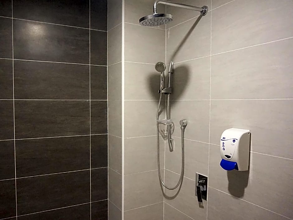 Super 8 Hotel @ Bayan Baru