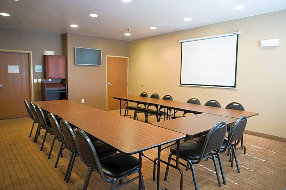 Holiday Inn Express Devils Lake By IHG