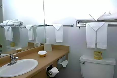 2 Queen Beds Suite Nonsmoking