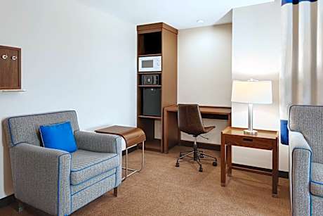 Deluxe Suite, 1 Bedroom Executive Suite, Away from elevator