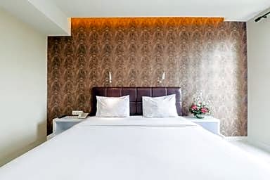 Empress Hotel Makassar City Center by LIFE