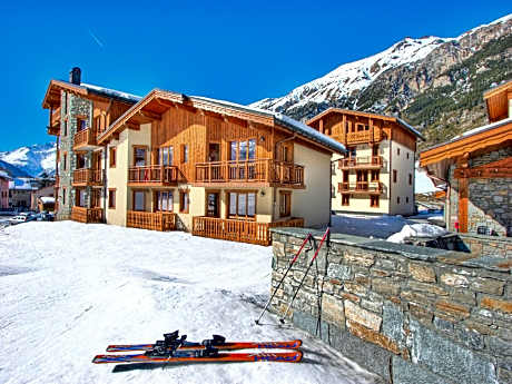 Apartment at ski slopes in known Val Cenis