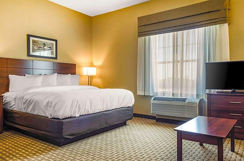 MainStay Suites Hackberry Sportsman's Lodge