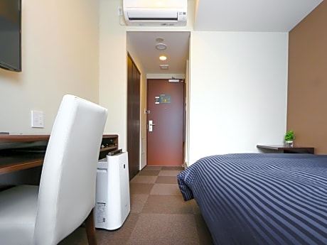 Double Room with Small Double Bed - Non-Smoking - Small Dog Friendly