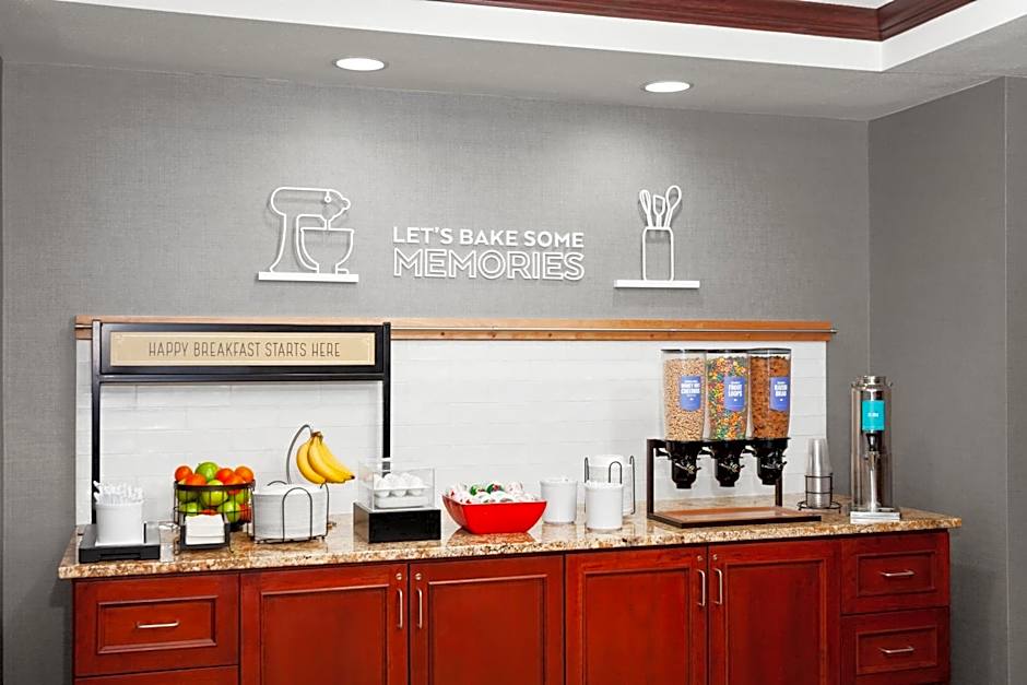 Hampton Inn & Suites Alexandria