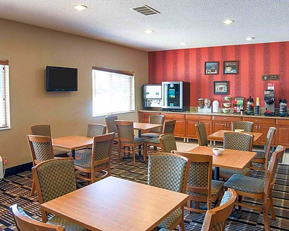 Quality Inn Brooklyn Center