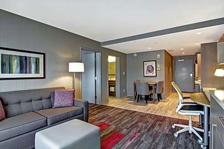 1 King Bed 1 Bedroom Suite Nonsmoking