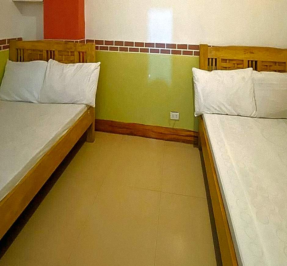 RedDoorz Hostel @ Baguio Tourist Cabin