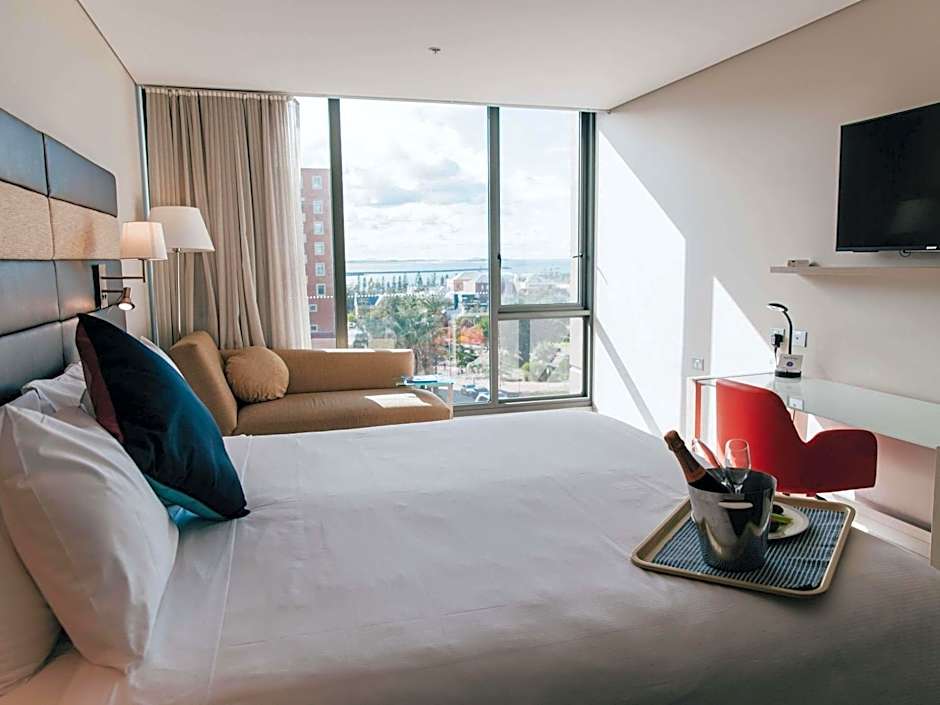 Novotel Newcastle Beach