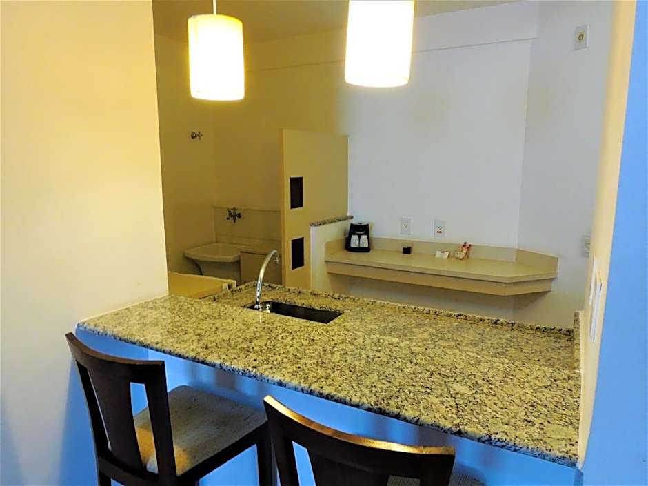 Mondrian Suite Hotel