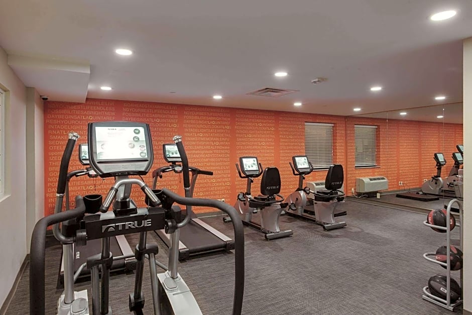 La Quinta by Wyndham Detroit Metro Airport