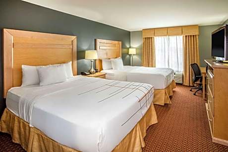 2 Queen Deluxe Mobility Accessible Family Suite Non-Smoking