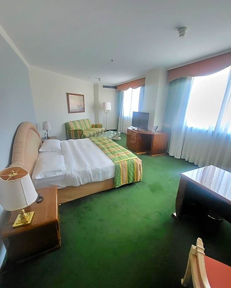 Tower Genova Airport - Hotel & Conference Center