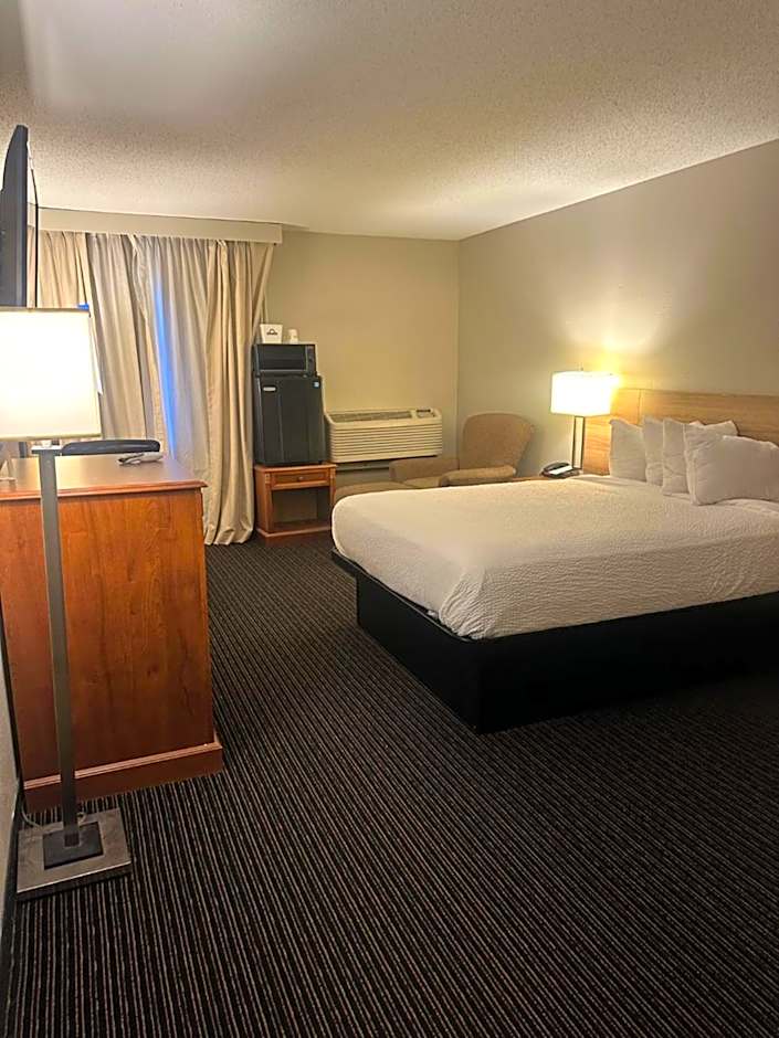 Days Inn by Wyndham Fargo/West Acres