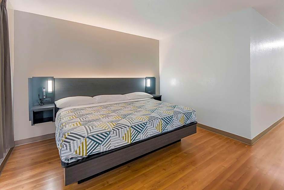 Studio 6 Laredo, Tx - North I-35