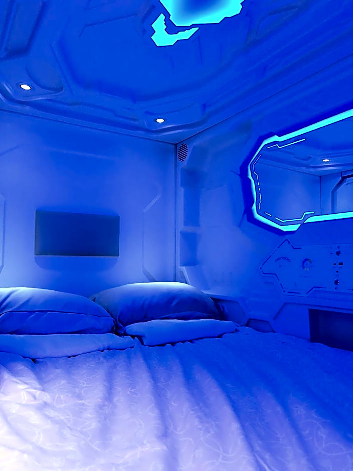 Сapsule Kijowska Stadium Floor -1 no window - Self Check in