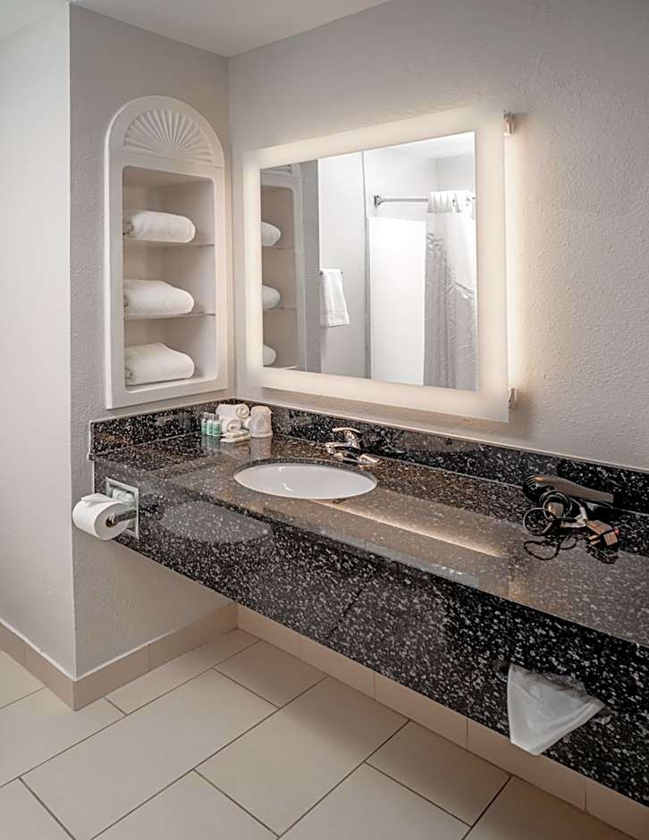 Holiday Inn Express and Suites Pikeville By IHG