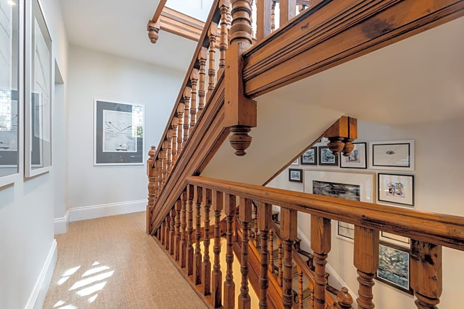 Tithe Barn - Self Check In Hotel