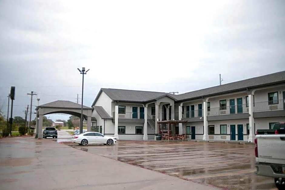 Days Inn & Suites by Wyndham Gonzales TX