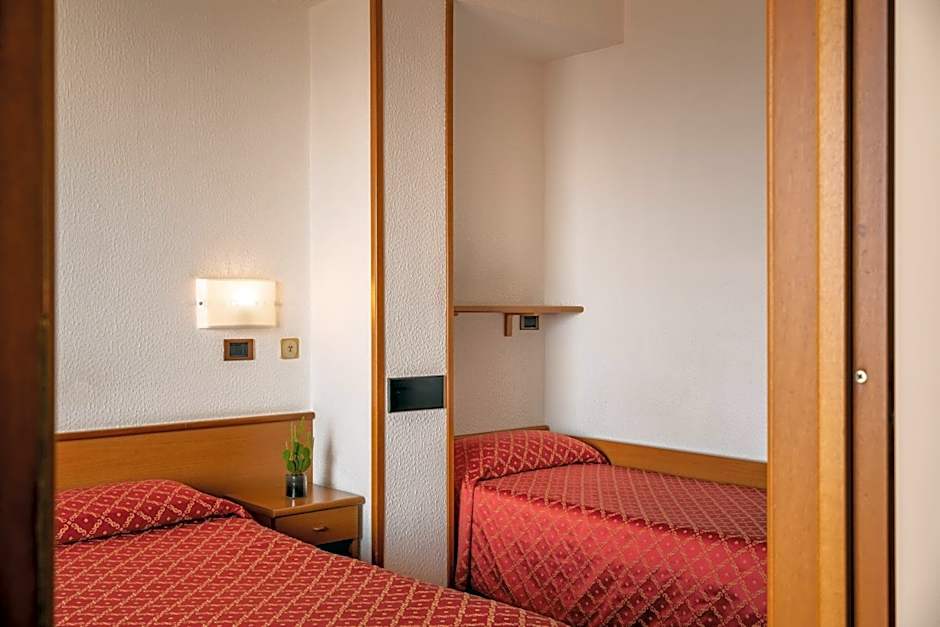 Hotel Careni Villa Italia