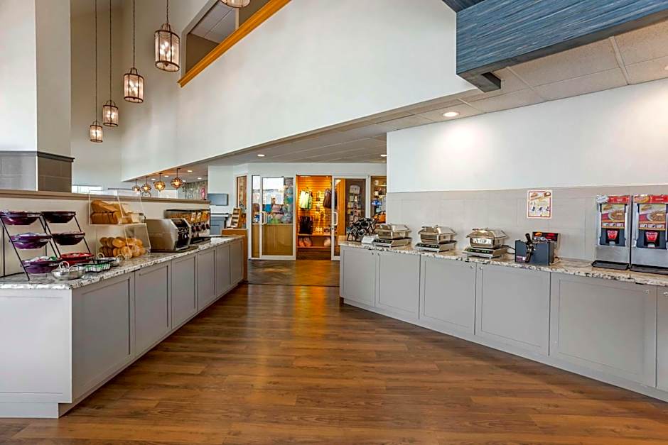 Best Western Plus Revere Inn And Suites