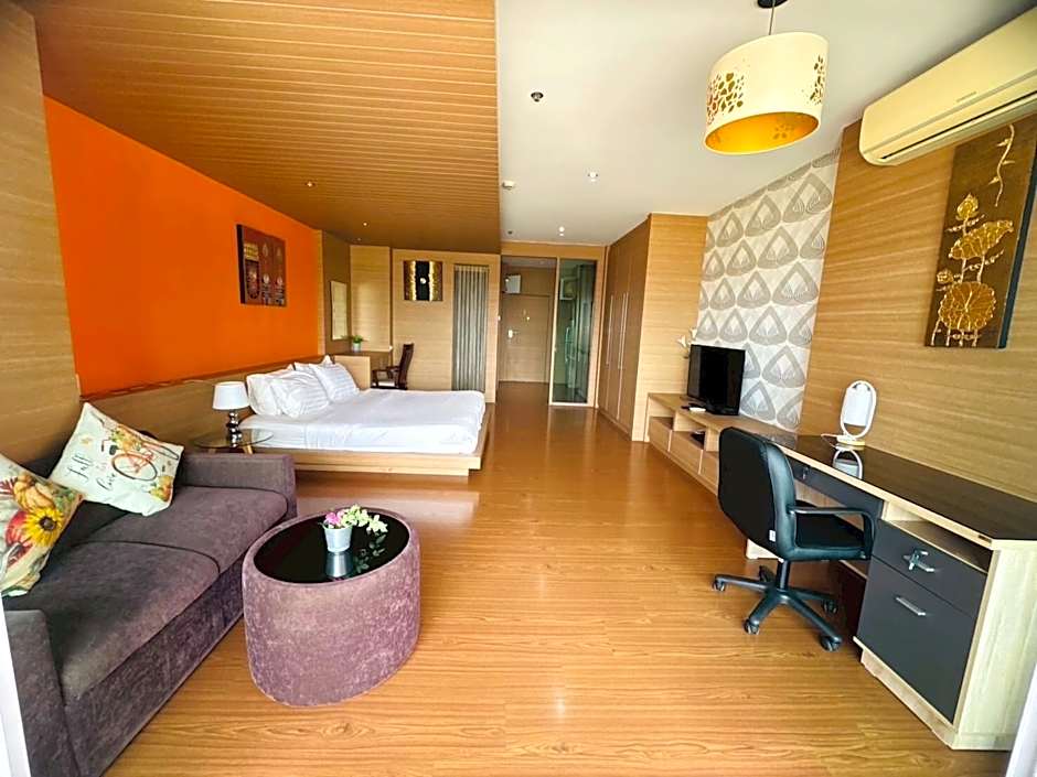 View Talay 6 Pattaya Beach Condominium by Honey