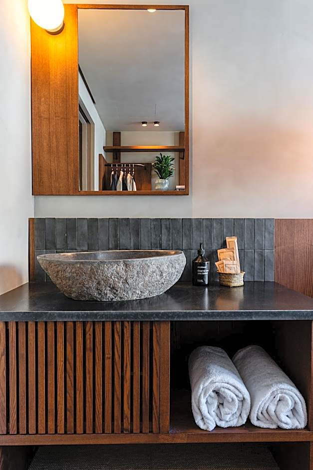 chic&basic Tokyo Hoose