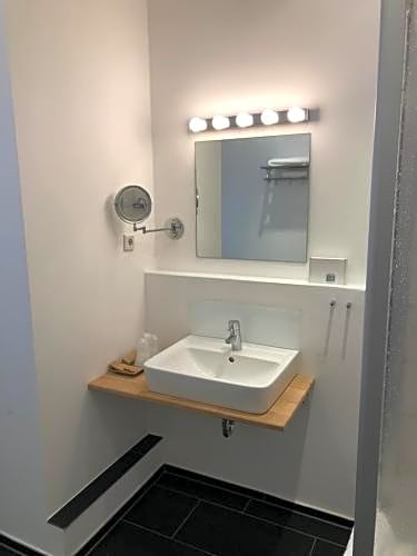 LiLi Living Hotel