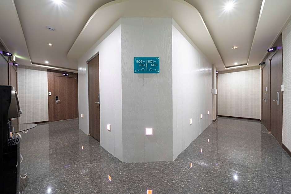 Suwon Galleria Hotel