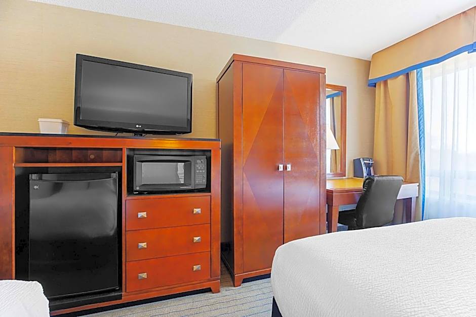 Sandman Hotel & Suites London Downtown