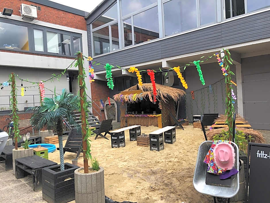 HafenTraum IndoorCampingHostel