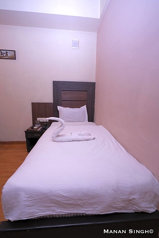 Hotel Samrat, Jabalpur