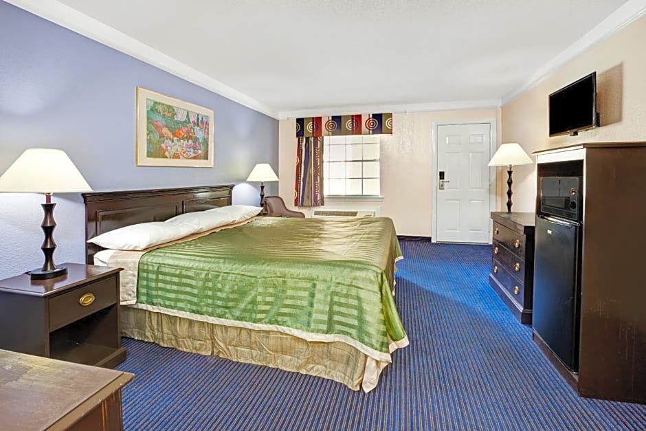 Travelodge by Wyndham North Richland Hills/Dallas/Ft Worth
