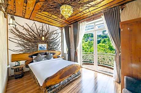 King Room with Balcony