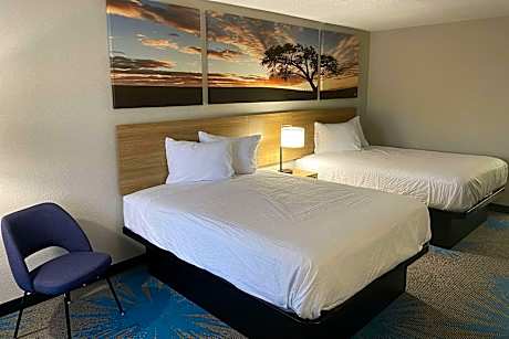 Queen Room with Two Queen Beds - Smoking