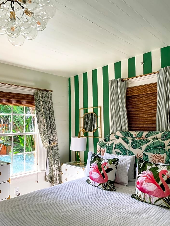 Marreros Guest Mansion - Adult Only