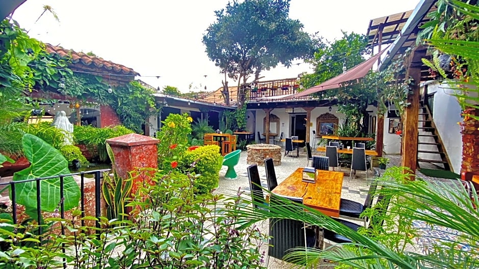 Nikikot Hotel & Hostel