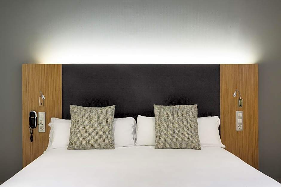 Petit Palace Tres Cruces