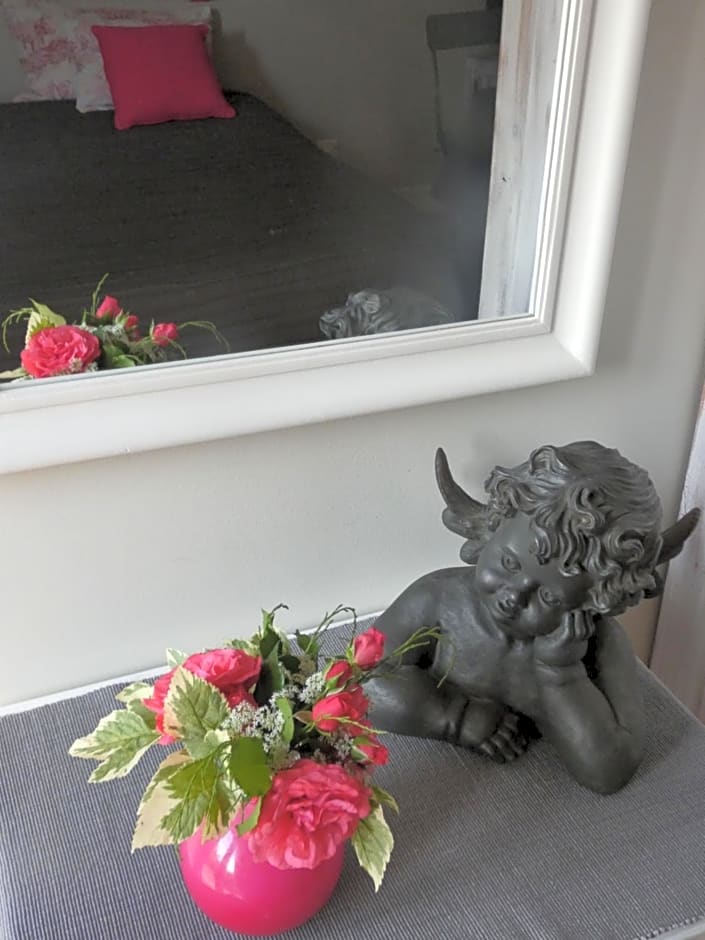 Les Petits Matins Bleus - Chambres d'hôtes "Les Pommiers"