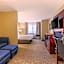 Comfort Suites Johnson Creek Conference Center
