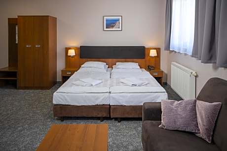 Quadruple Room with Shower