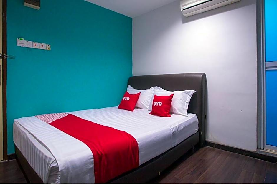 Hotel O Taj (seksyen 13)