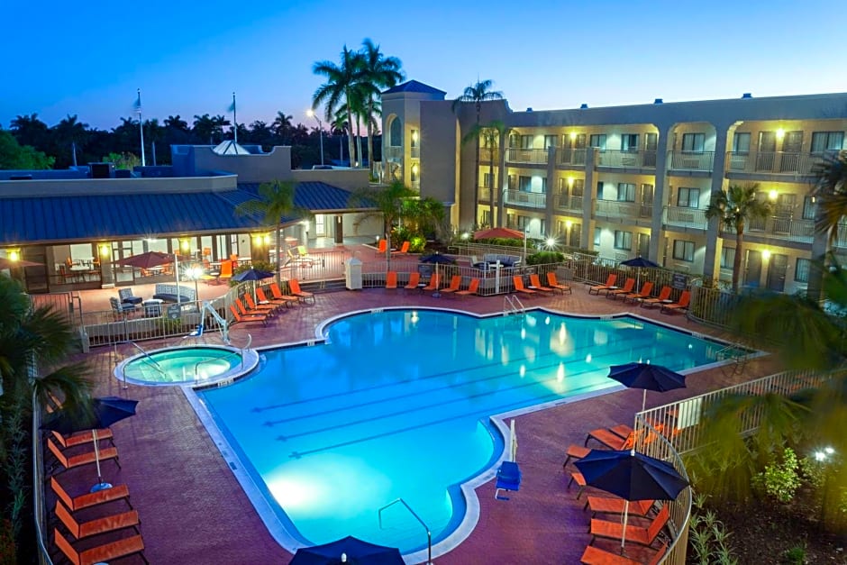 La Quinta Inn & Suites by Wyndham Ft. Myers Sanibel Gateway