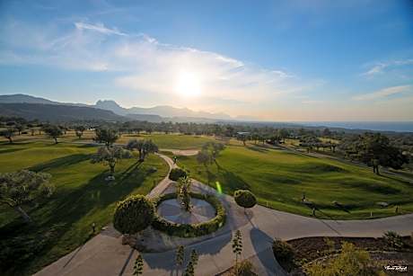 Korineum Golf & Beach Resort - Alojamientos en KYRENIA