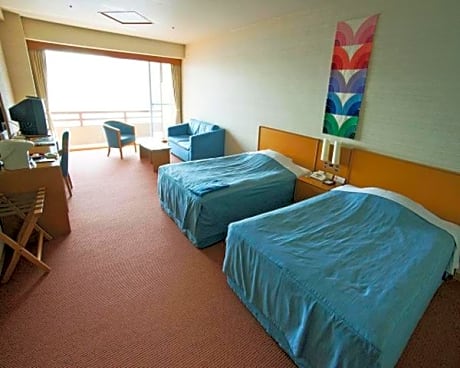 Standard Twin Room - South Wing - Non-Smoking